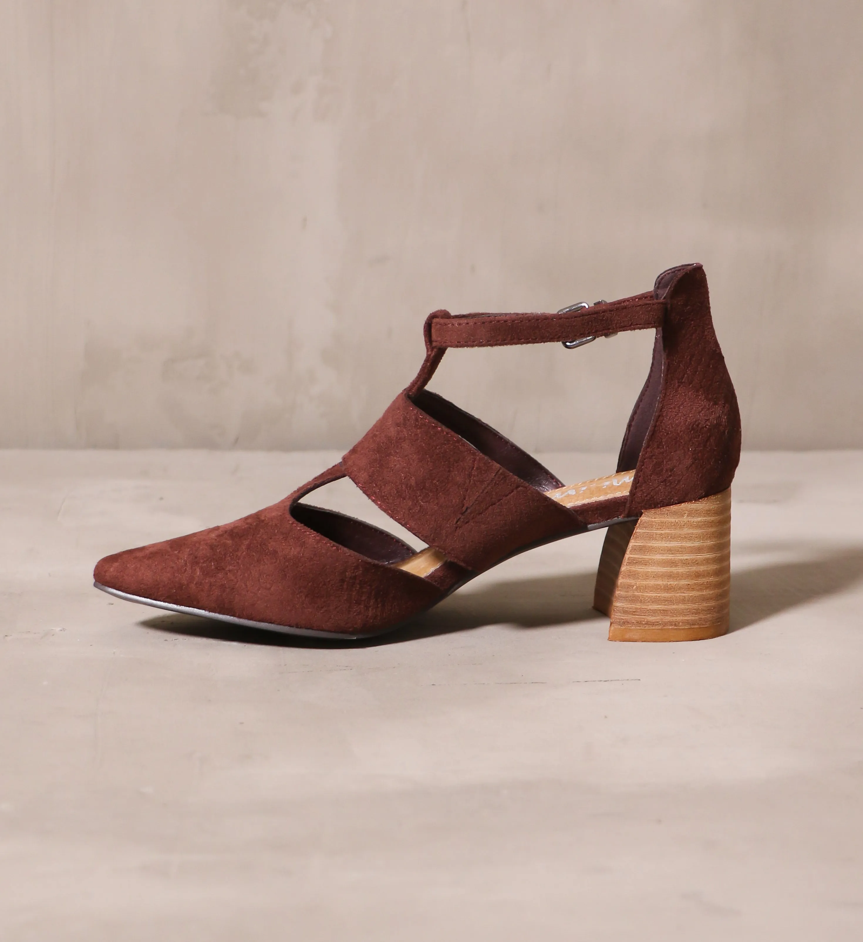 WINE AND DINE HEEL