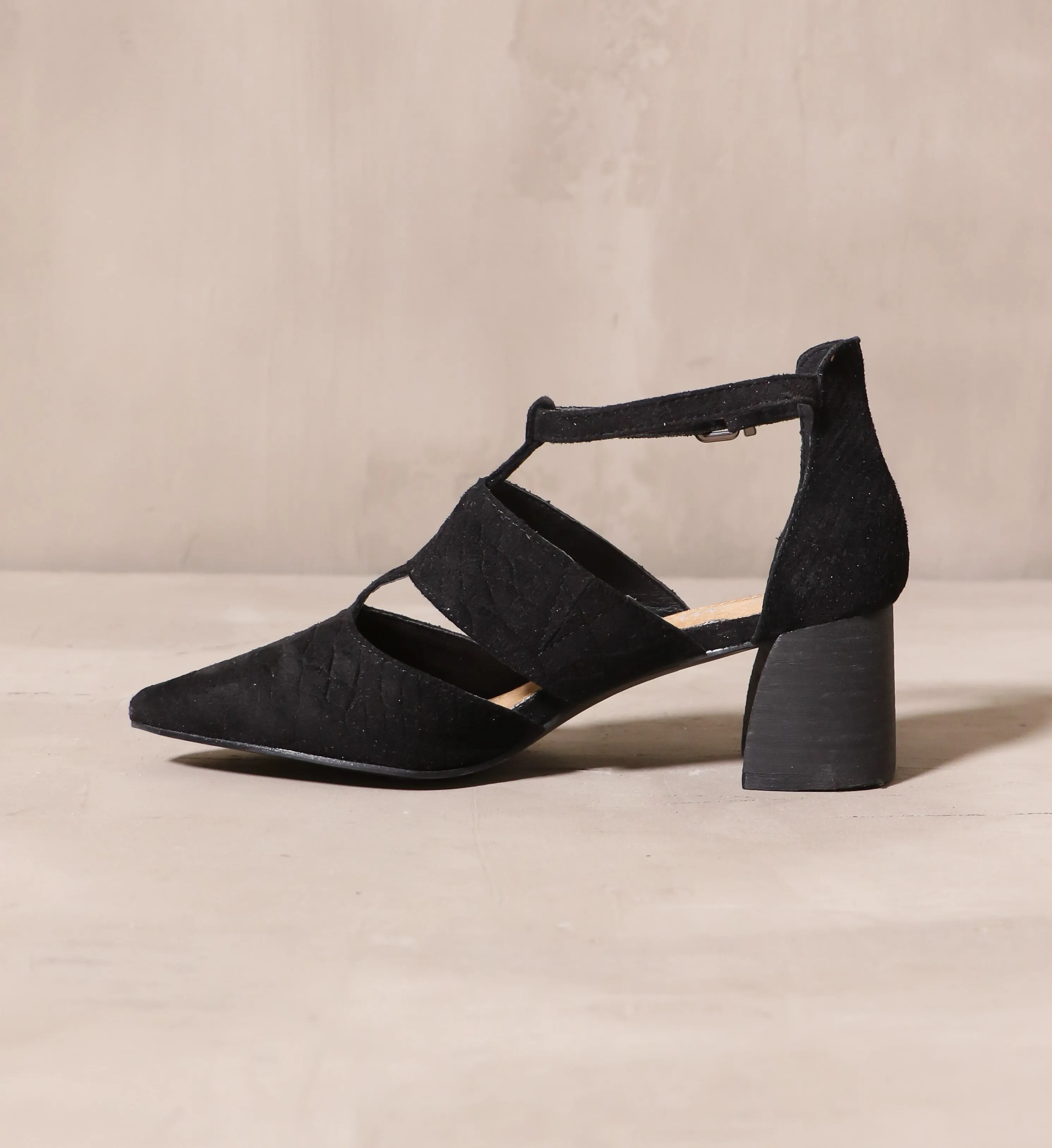 WINE AND DINE HEEL